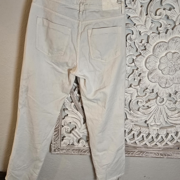 Zara Women’s High Waisted Straight Leg Frayed Hem Jean 6 - Picture 5 of 6